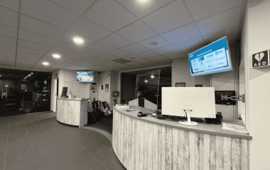 Narrowcasting bij de balie van Prise Deau Golf